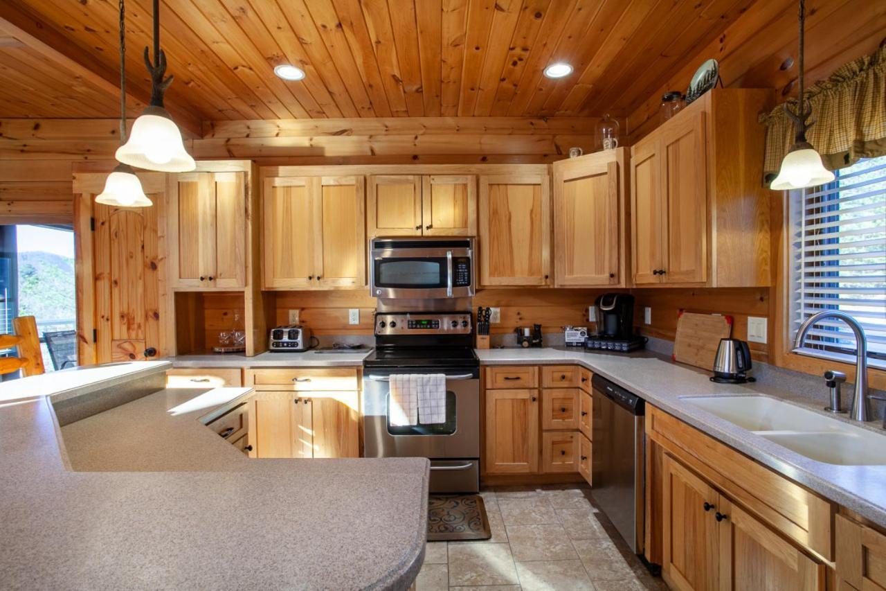 Black Bear Reserve - Mtn View, Hot Tub, Game Room Sevierville Exteriör bild